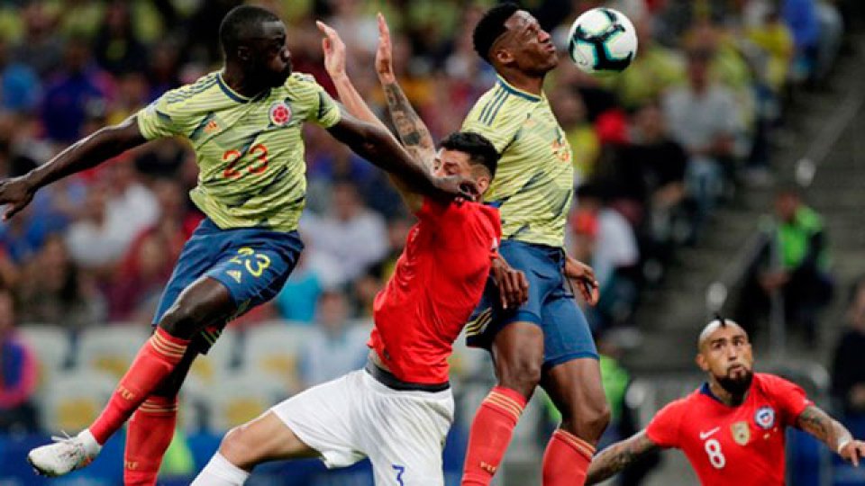 Chile eliminó a Colombia por penales y está en semifinales.