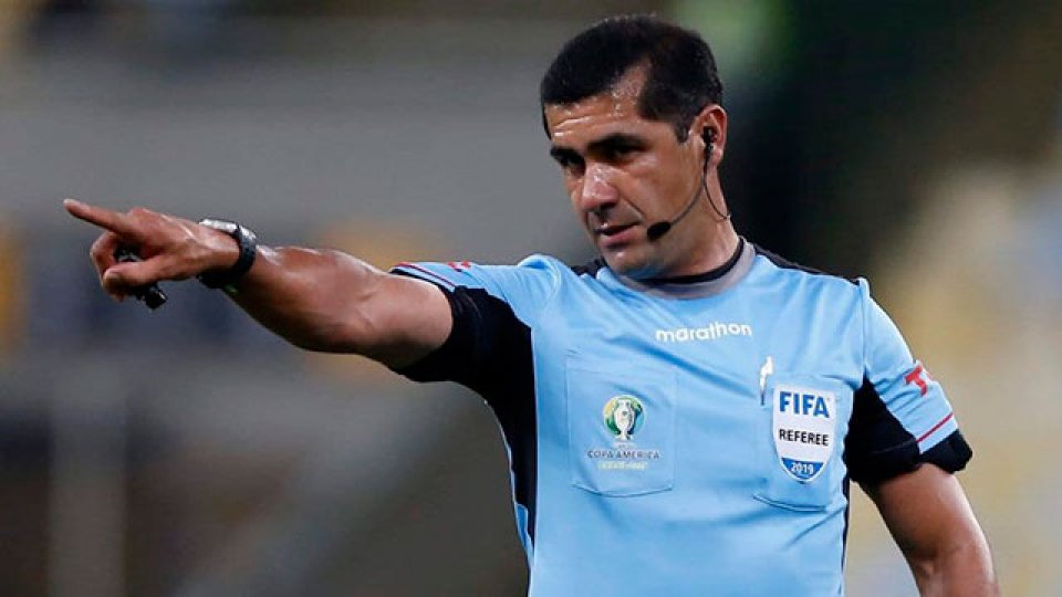 El ecuatoriano Zambrano, el árbitro para Brasil-Argentina.