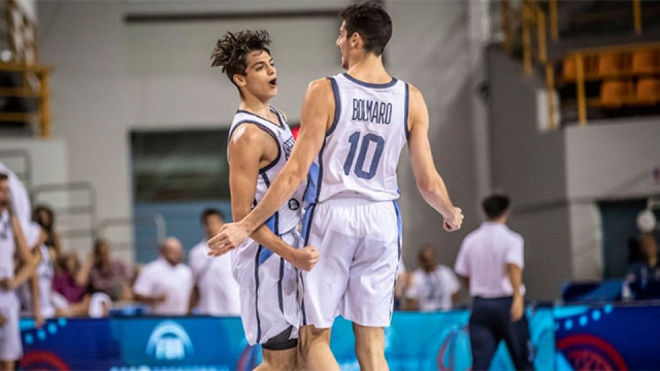 Argentina derrotó a Grecia y culminó en el primer lugar.