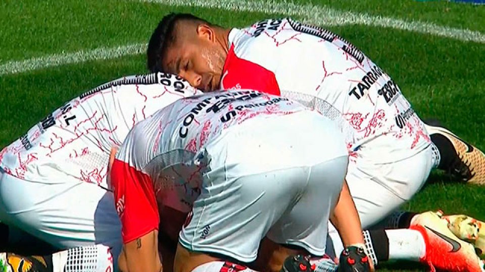 Patronato debutó en la Superliga con una gran victoria ante Colón.