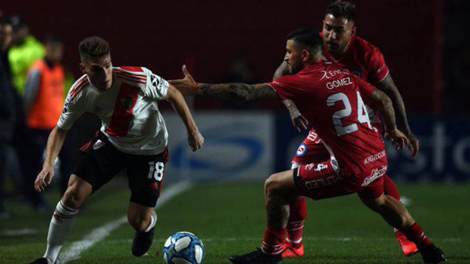 River no pudo ante el Bicho, comenzó perdiendo y rescató un punto.