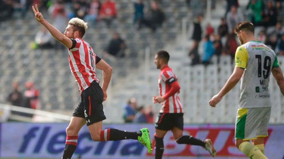 Estudiantes arrancó la Superliga con una victoria ante Aldosivi. Estudiantes arrancó la Superliga con una victoria ante Aldosivi.