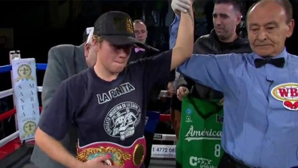 La Bonita Bermúdez estiró su invicto a diez combates sin conocer la derrota. La Bonita Bermúdez estiró su invicto a diez combates sin conocer la derrota.