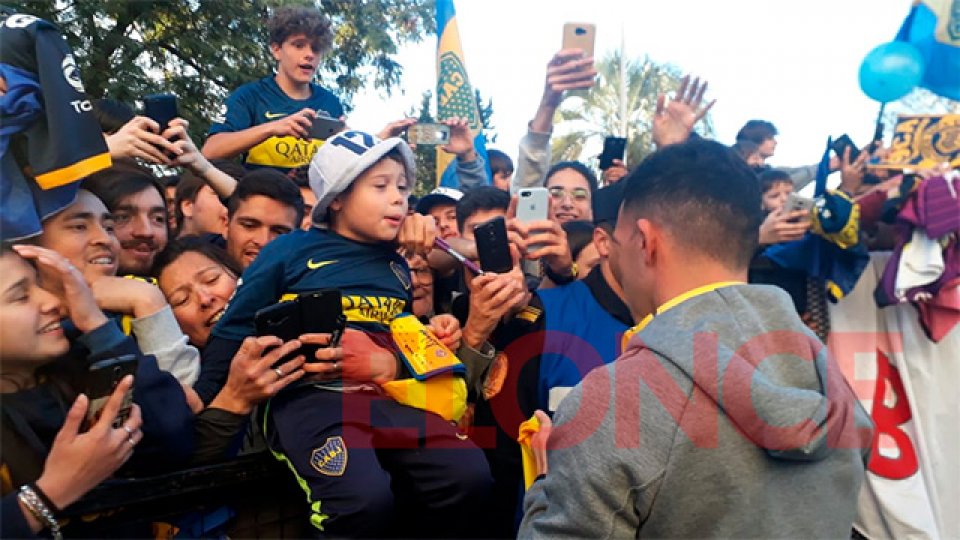 El día que Carlos Tevez recorrió Paraná en colectivo.