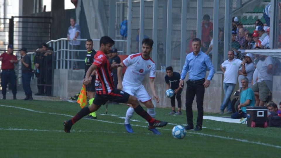 Con equipo alternativo, el Patrón no pudo con el Rojo y se despidió de la copa.