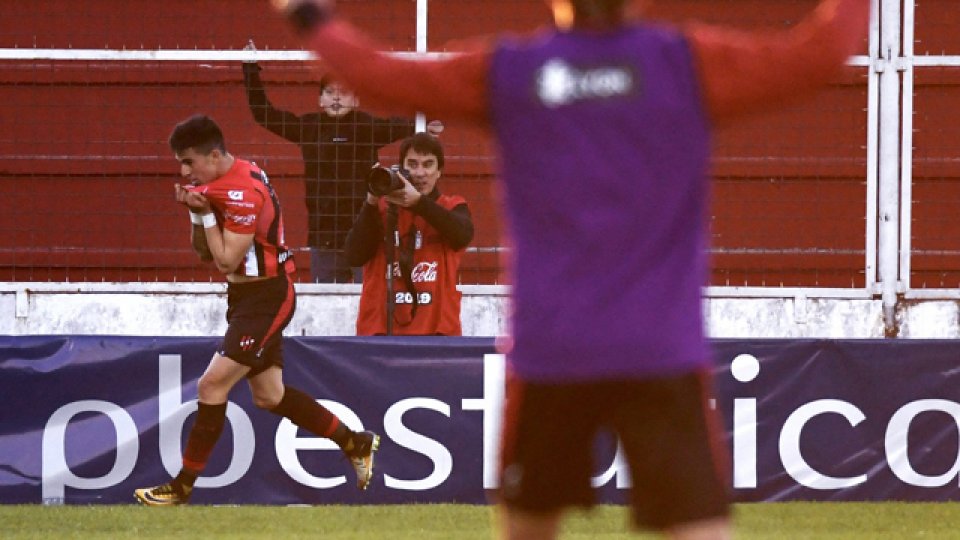 Lautaro Comas marcó su primer gol en Primera División.