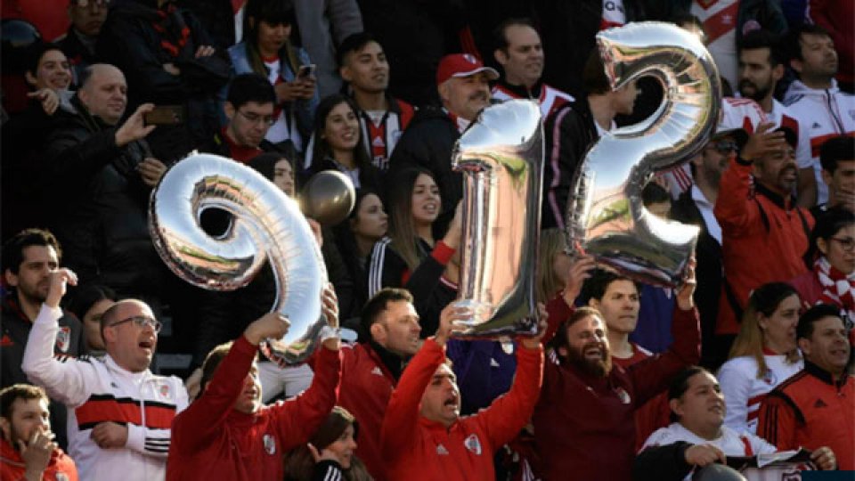 Las cargadas de los hinchas &quot;coparon&quot; las redes sociales.