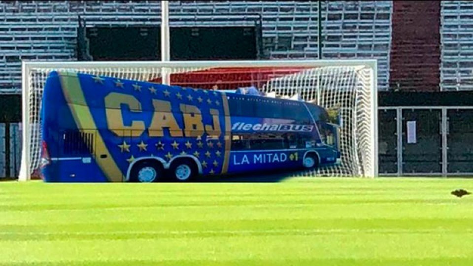Las cargadas de los hinchas &quot;coparon&quot; las redes sociales.