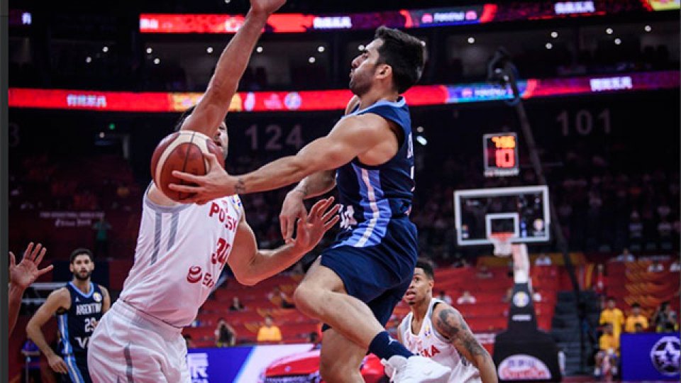 Argentina aplastó a Polonia y espera rival.