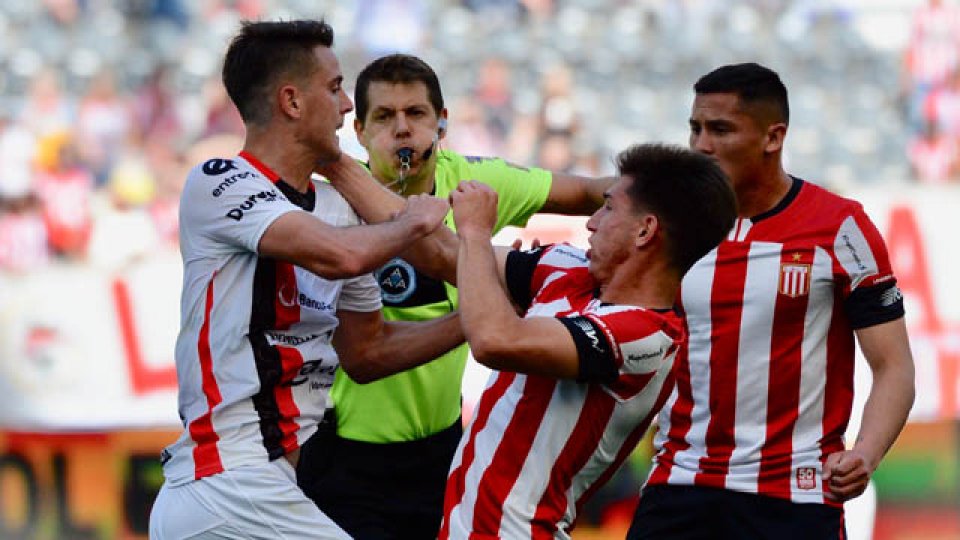 Patronato cayó 1 a 0 en La Plata ante Estudiantes y dejó puntos importantes.