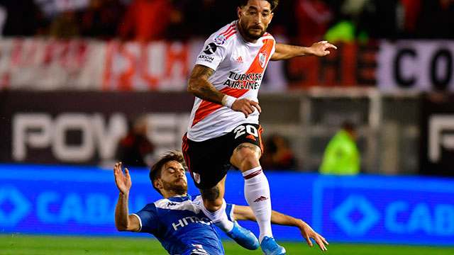 Vélez superó 2-1 a River en un partido repleto de polémicas.