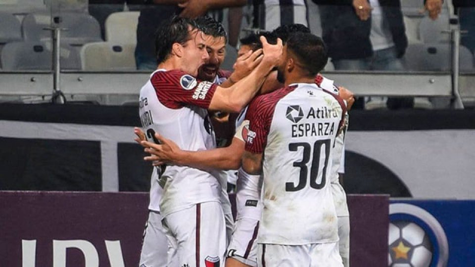 Colón le ganó por penales a Mineiro y es finalista de la Copa Sudamericana.