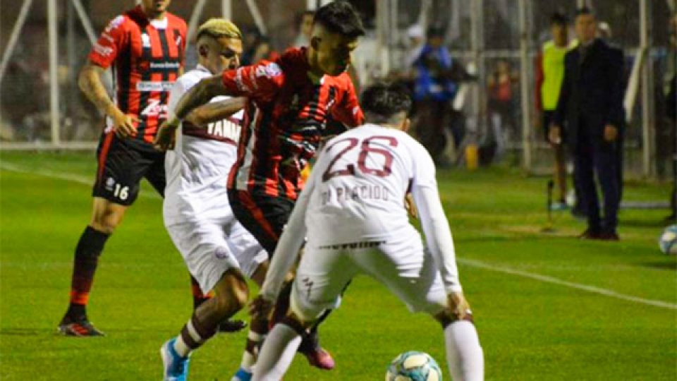 Patronato igualó 1 a 1 ante Lanús. (Foto: Twiter Uno).