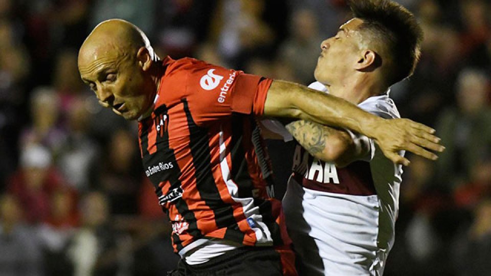 Patronato igualó 1 a 1 ante Lanús.