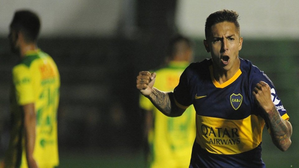 con lo justo, el Xeneize venció al Halcón y es el único líder de la Superliga.