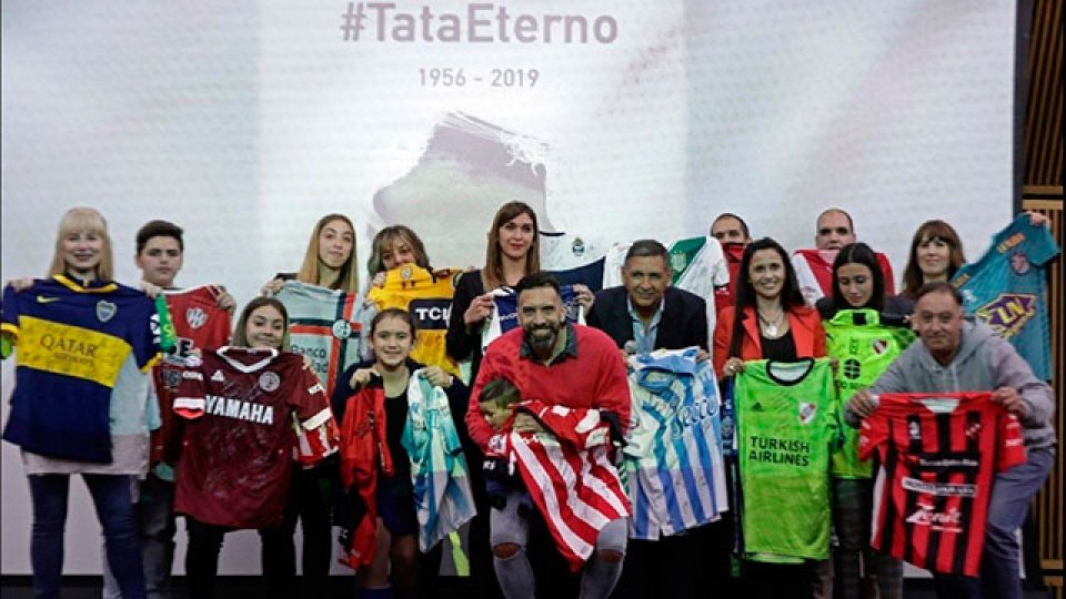 La Superliga realizó un nuevo y emotivo homenaje al Tata Brown.