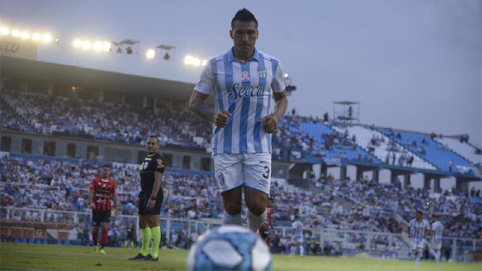 El Patrón hizo méritos para llegar al empate, pero todo fue para el Decano.