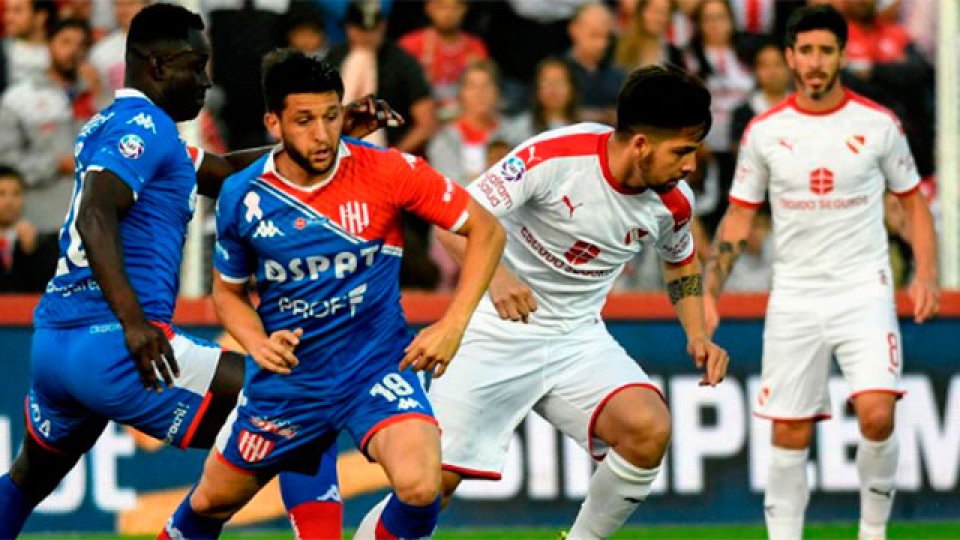 Unión le empató en el final a Independiente luego de ir abajo por dos goles.