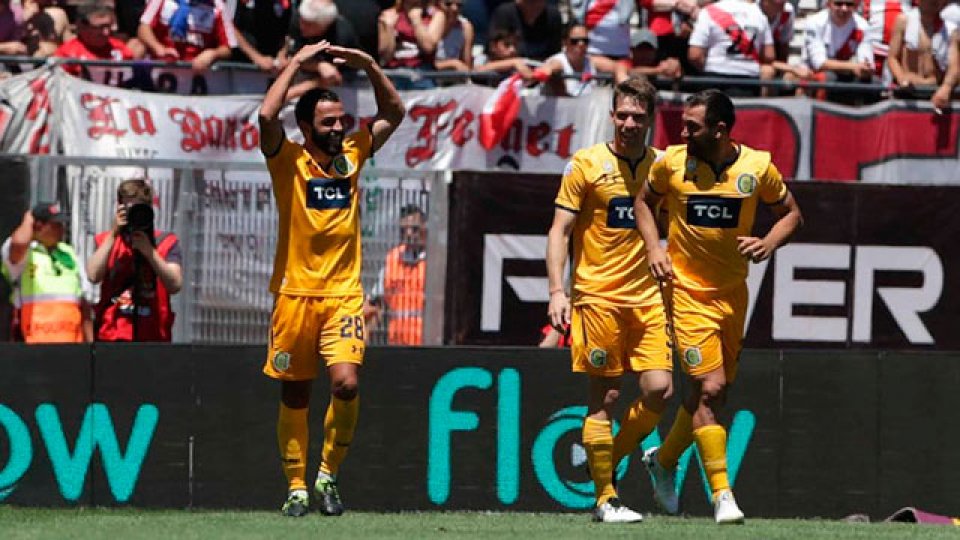 Rosario Central sorprendió a River y le ganó 1-0 en el Monumental - Elonce.com