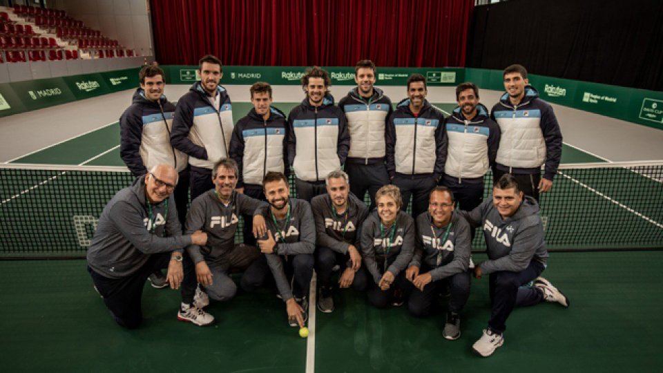 El equipo argentino completo en España.