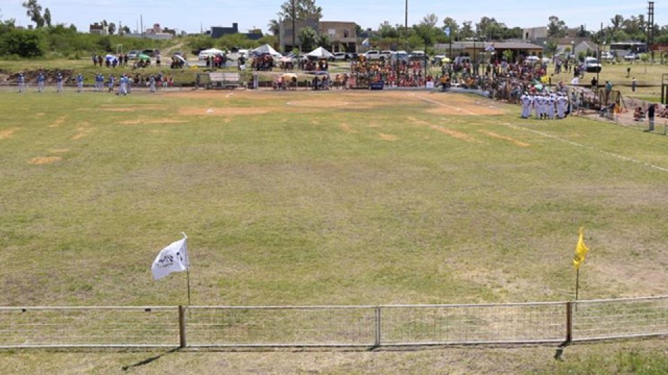 En Villaguay quedó inaugurado el estadio de softbol.