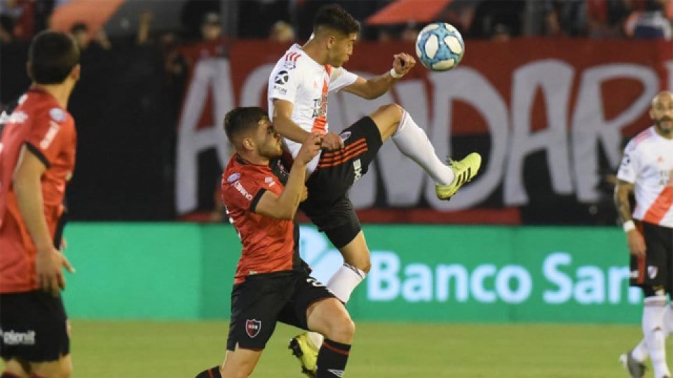 Gran victoria de River en el Coloso, para ubicarse a dos puntos de la cima.