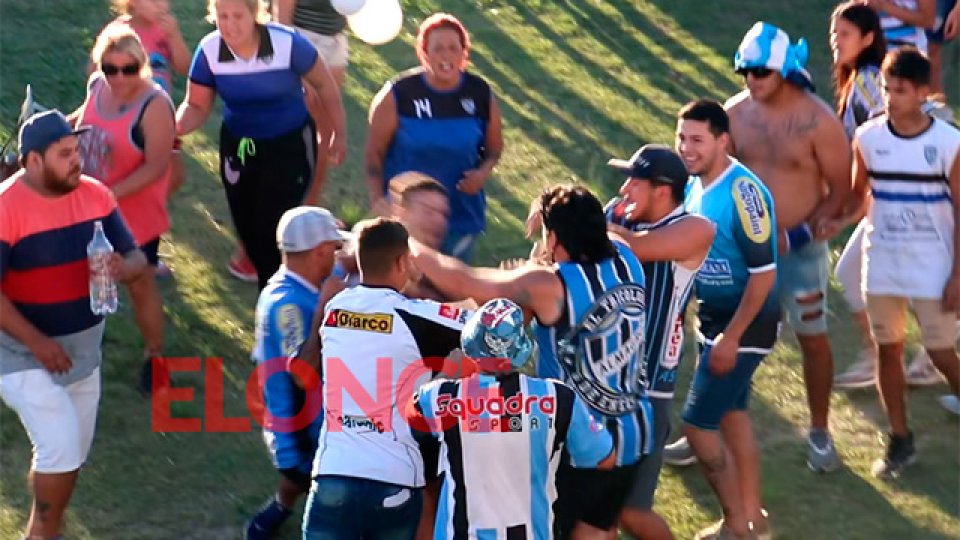 La violencia opacó el final del certamen organizado por la LPF. La violencia opacó el final del certamen organizado por la LPF.