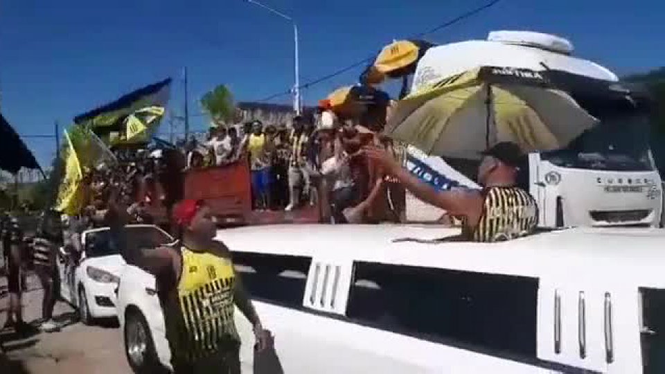 A puro lujo, los hinchas de la Fragata se prepararon para vivir una fiesta.