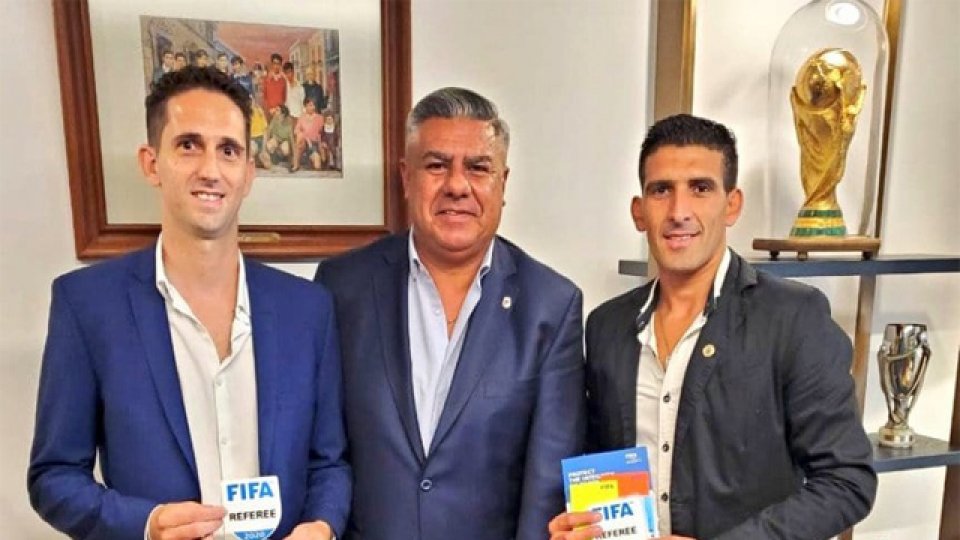 Claudio Tapia, junto a Merlos y Lamolina, desde ahora, árbitros internacionales.