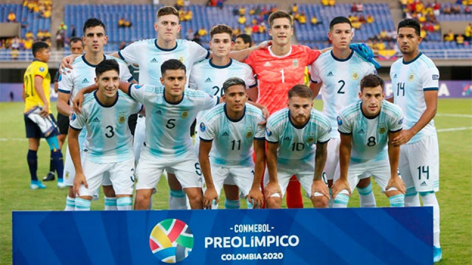 Comienza el cuadrangular y Argentina se mide con Uruguay.
