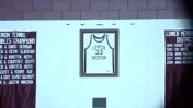Se recuperó la primera camiseta de Kobe Bryant, utilizada en su colegio