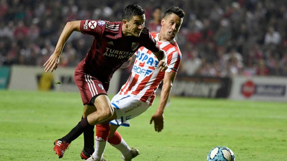 River le ganó un duro partido a Unión y es líder absoluto de la Superliga.