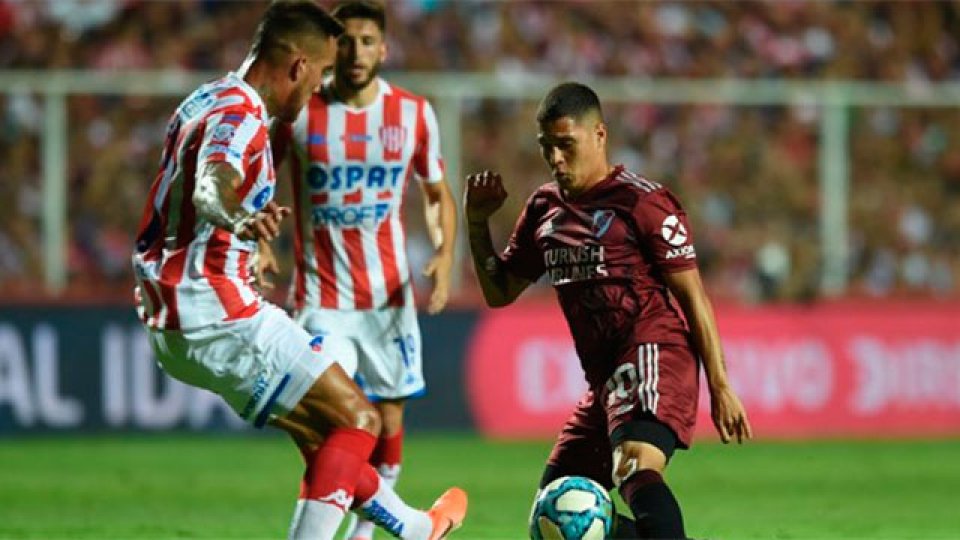 River le ganó un duro partido a Unión y es líder absoluto de la Superliga.