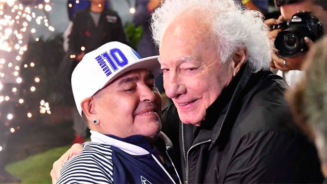 Maradona se reencontró con Guillermo Coppola y hubo un emotivo abrazo.