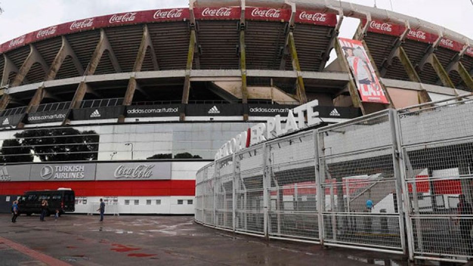 River cumplió y no se presentó a jugar ante Atlético Tucumán.