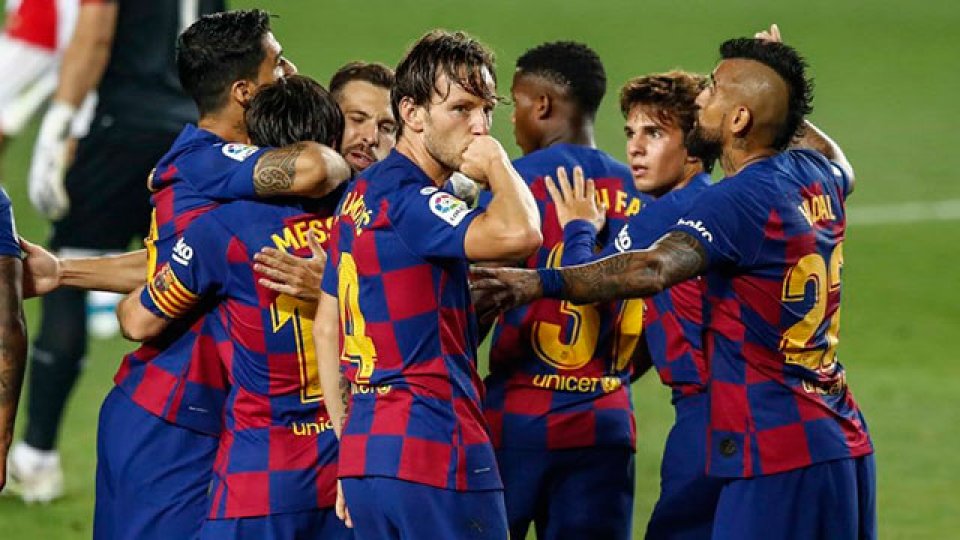 Barcelona ganó, es líder pero Messi no pudo llegar al gol 700.