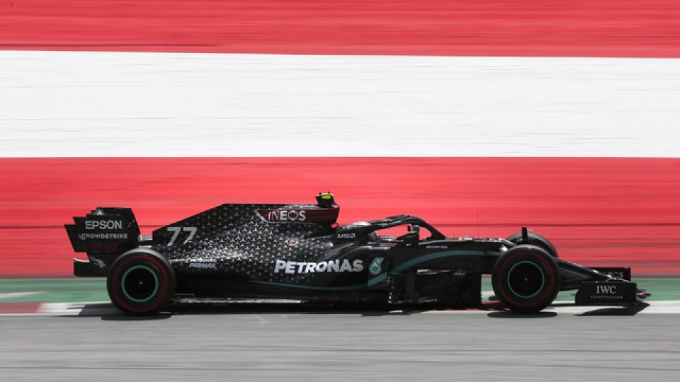 Bottas saldr&aacute; desde el primer lugar en Austria.