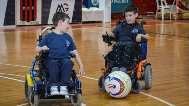 Se conformó un equipo en Gualeguaychú de fútbol en silla de ruedas.