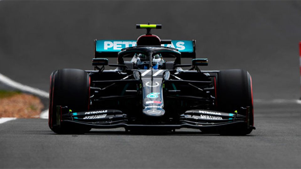 Valtteri Bottas se quedó con la pole en el GP de Silverstone.