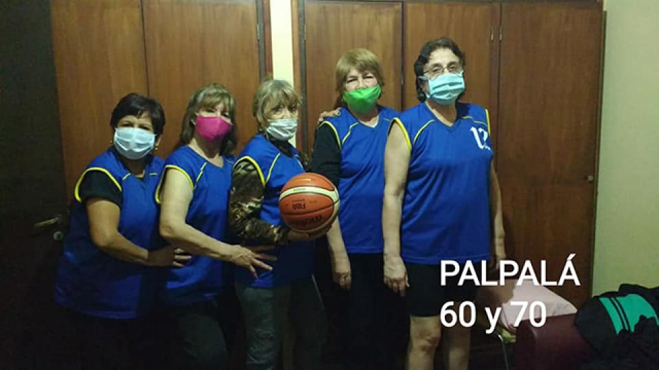 Todas festejaron virtualmente en el Máxibasquet femenino.