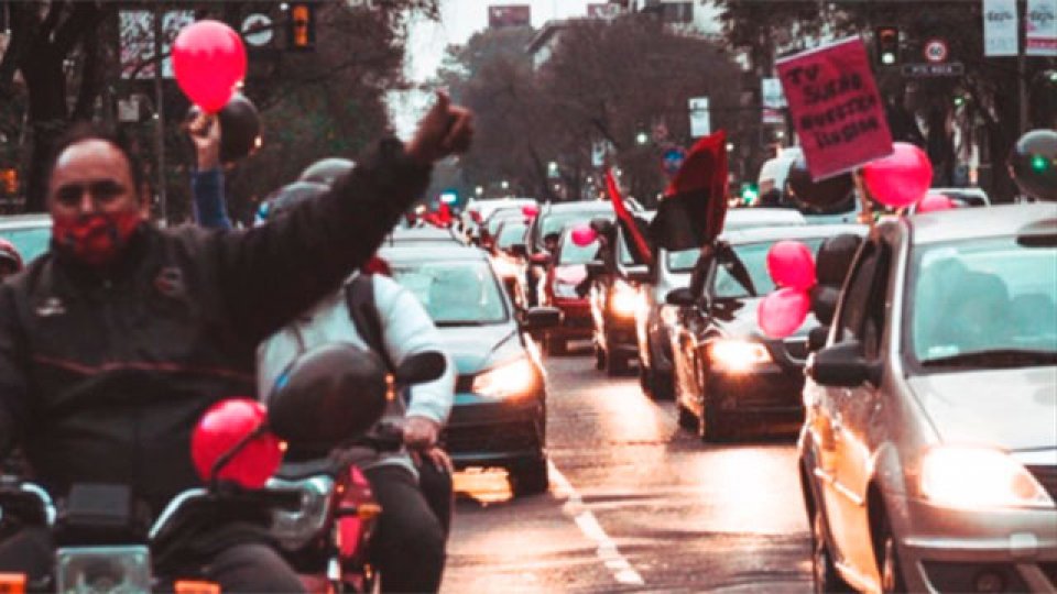 Hinchas de Newell's pidieron la vuelta de Lionel Messi con una movilización.