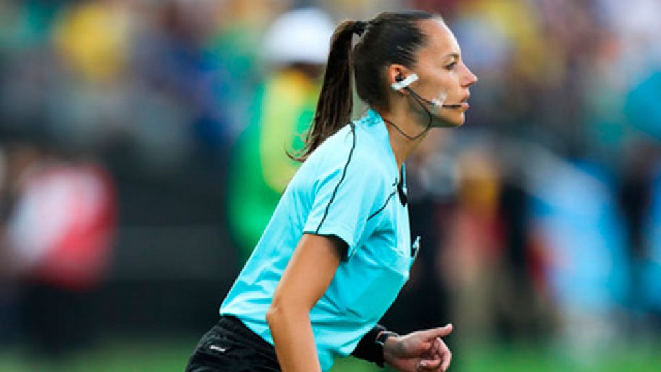 FIFA eligió a Mariana de Almeida como árbitro asistente.
