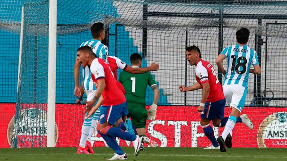 Buen juego de la Academia pero mal resultado en su regreso a la Libertadores.