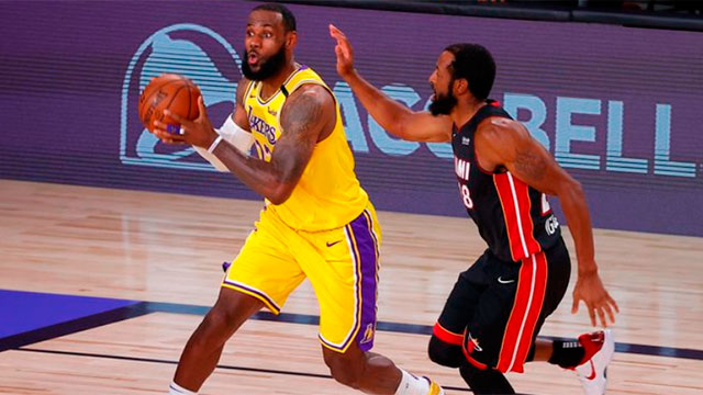 Los Angeles Lakers aplastó a los Miami Heat en la primera final.