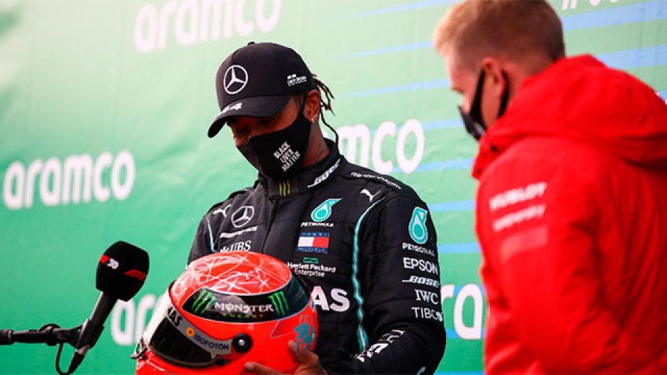 Hamilton gan&oacute; en Eifel e igual&oacute; el r&eacute;cord de Schumacher en victorias.