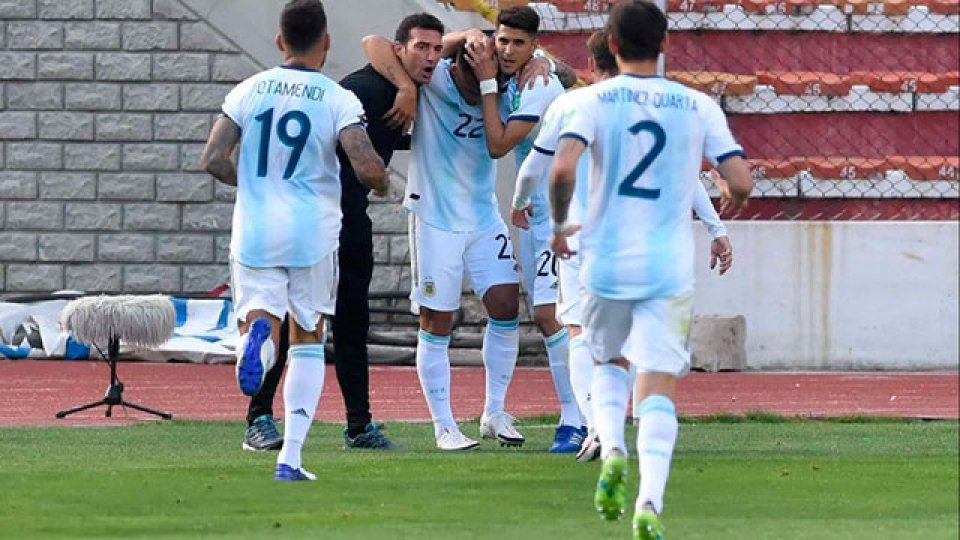 El gol de Lautaro Martínez ante Bolvia desató el particular festejo de Scaloni.