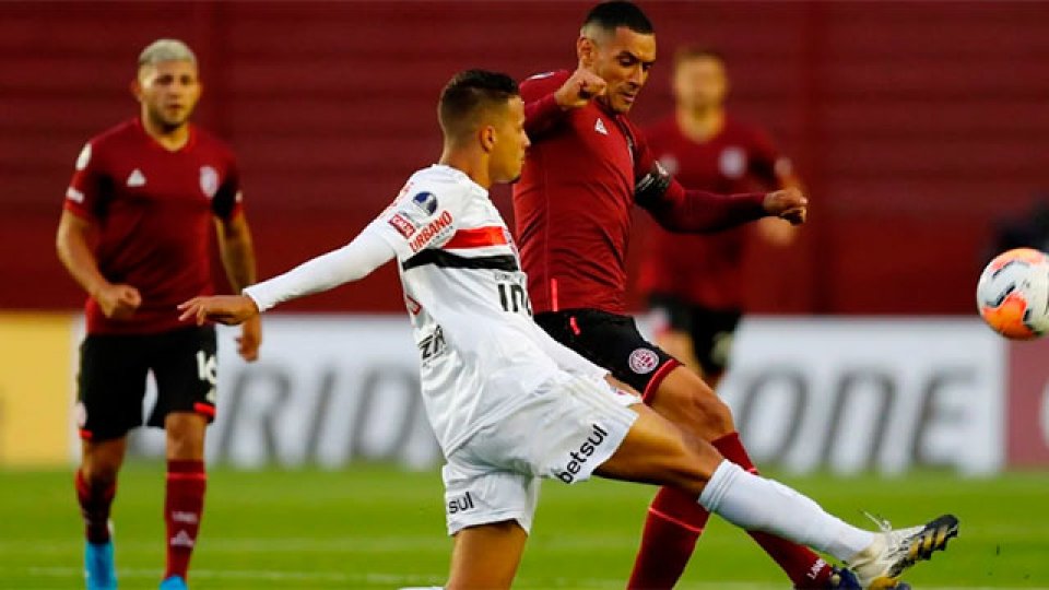 De la mano de Sand, Lanús le ganó a San Pablo en el final.