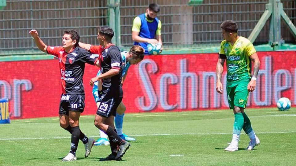 El Sabalero goleó en la jornada inaugural y repite equipo contra el Rojo.
