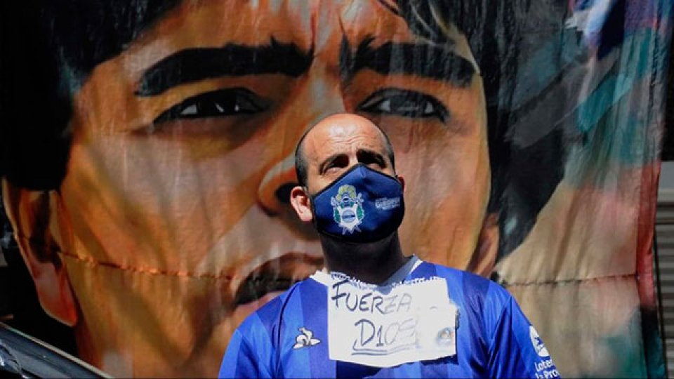 #FuerzaDiego: El mundo del fútbol y el apoyo a Maradona en las redes.
