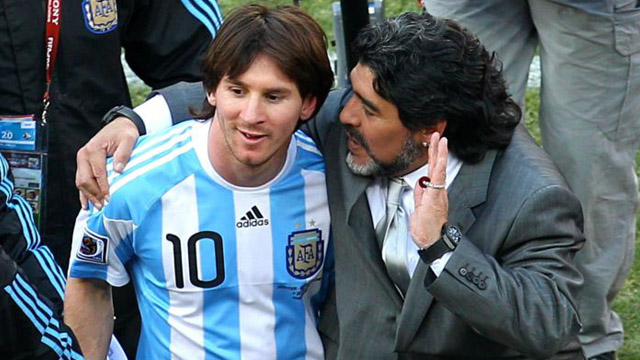 Messi y Maradona, presentes en el mejor equipo de la historia del fútbol.